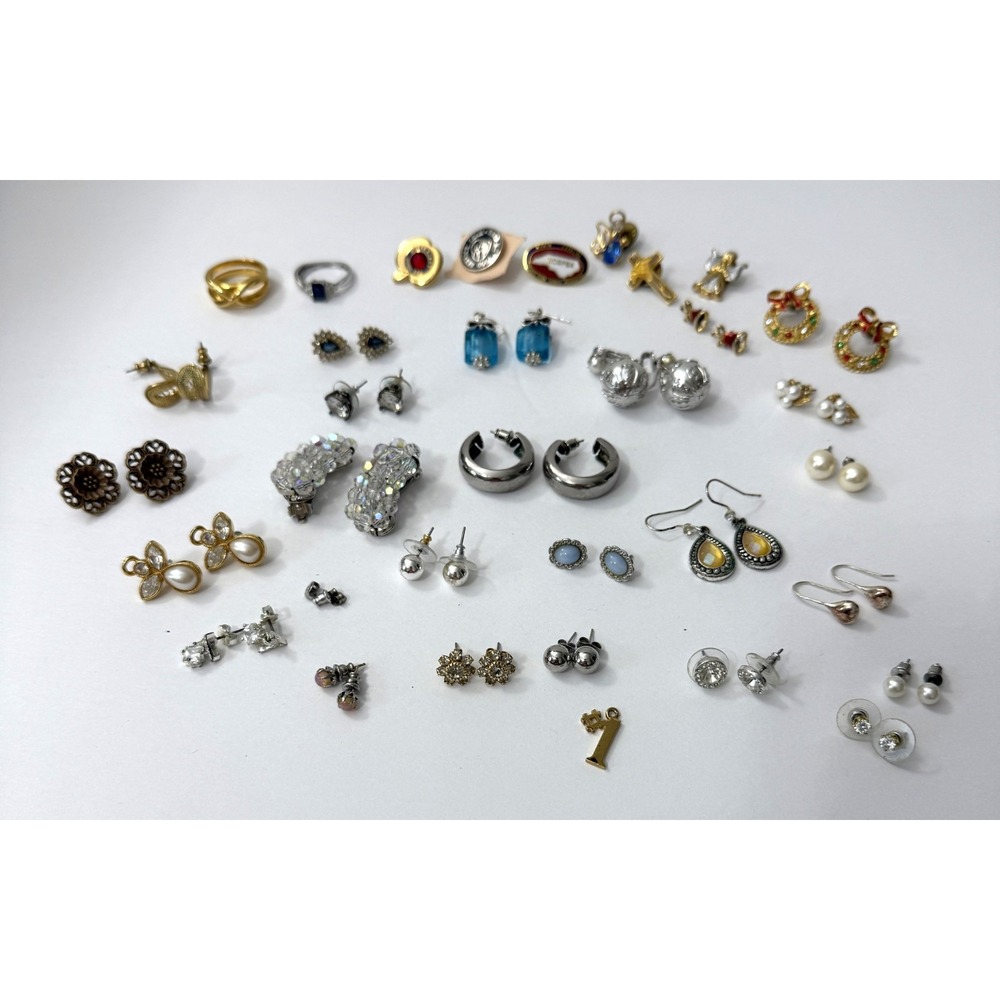 Lot of Vintage Costume Jewelry Rings Pins Earrings 33 Pieces